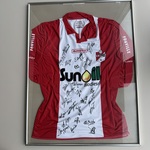 Gesigneerd FC Emmen shirt  door selectie rood/ wit